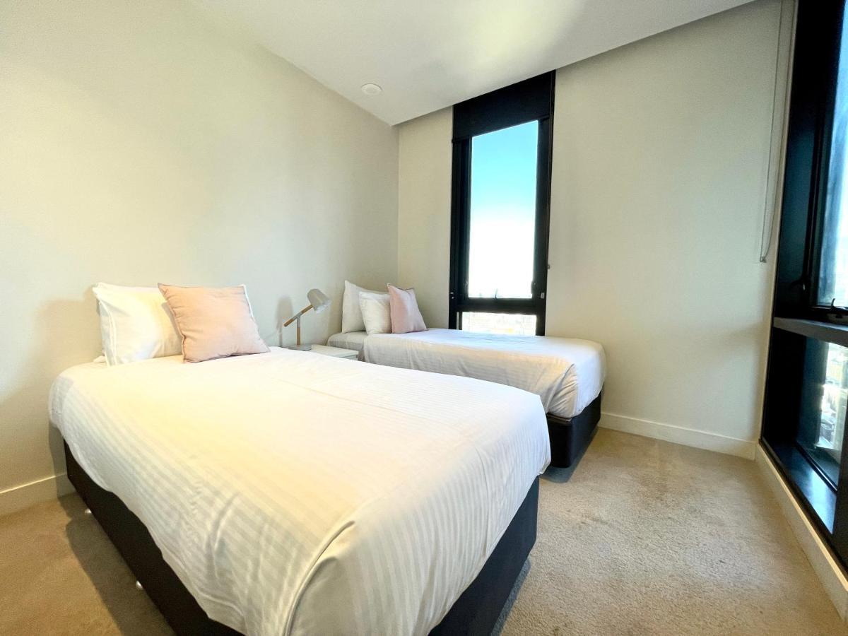 Readyset Apartments At Empire Melbourne Exterior foto